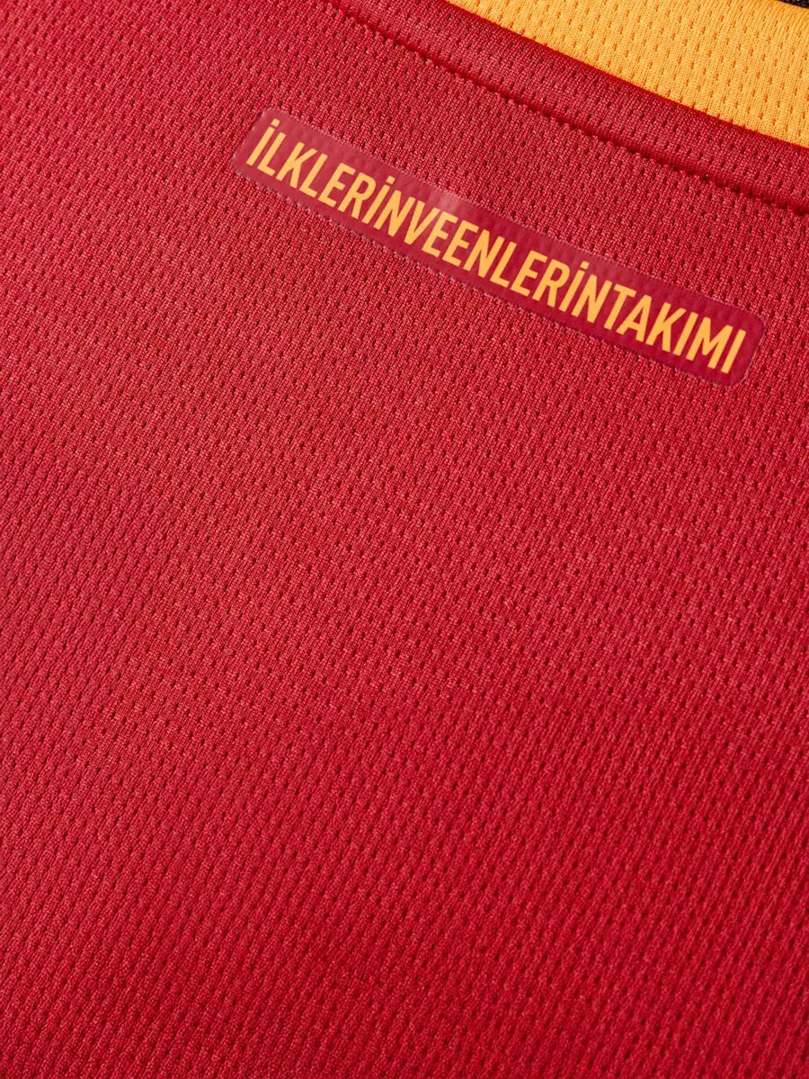 Galatasaray Home Jersey 2025/26 - Long Sleeve
