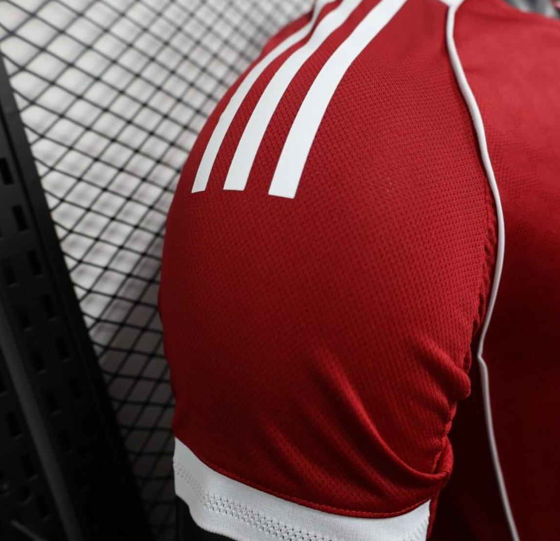Liverpool Player Jersey Home 2025/26
