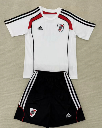 Kids River Plate Training Kit 2025/26