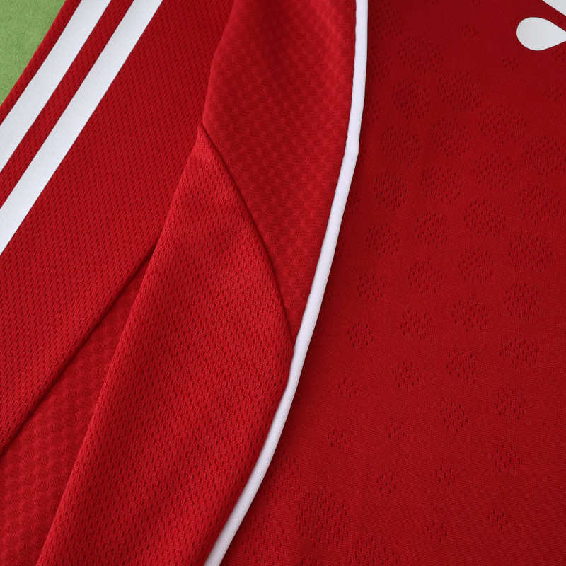 Liverpool Home Player Jersey 2025/26 - Long Sleeve