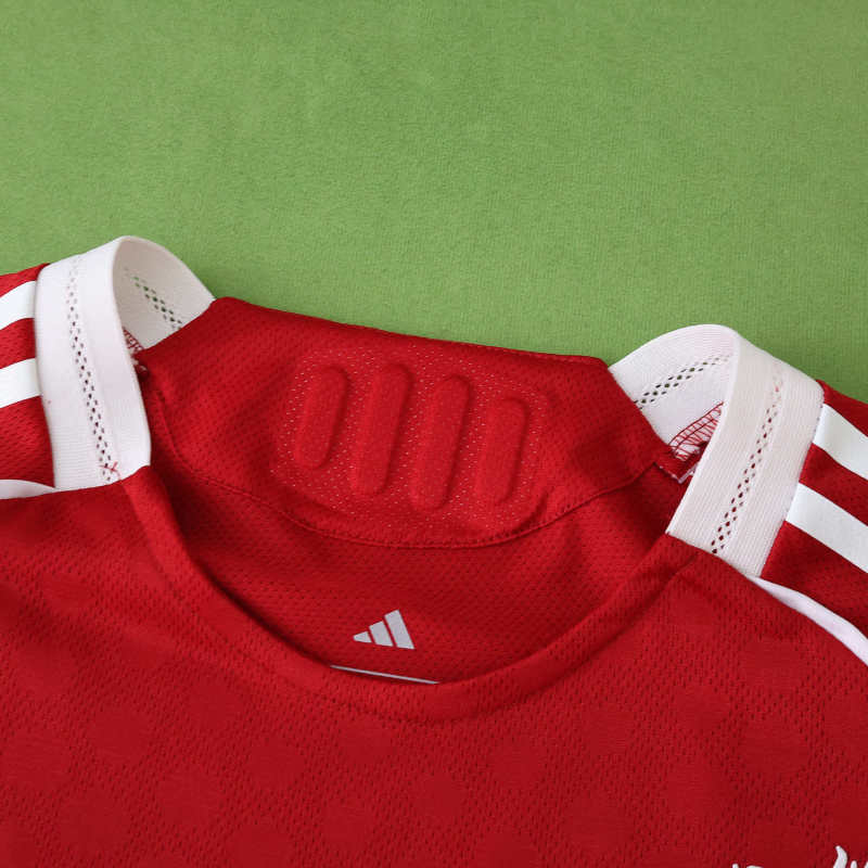 Liverpool Home Player Jersey 2025/26 - Long Sleeve