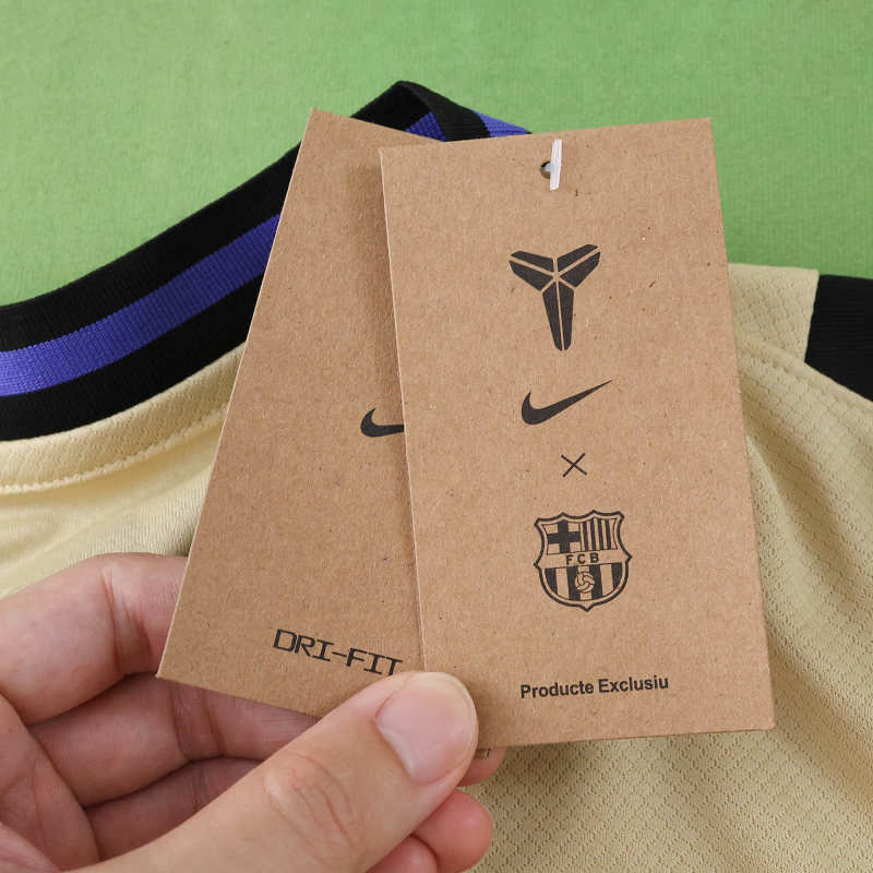 Barcelona x Kobe Bryant Woman Away Jersey 2025/26