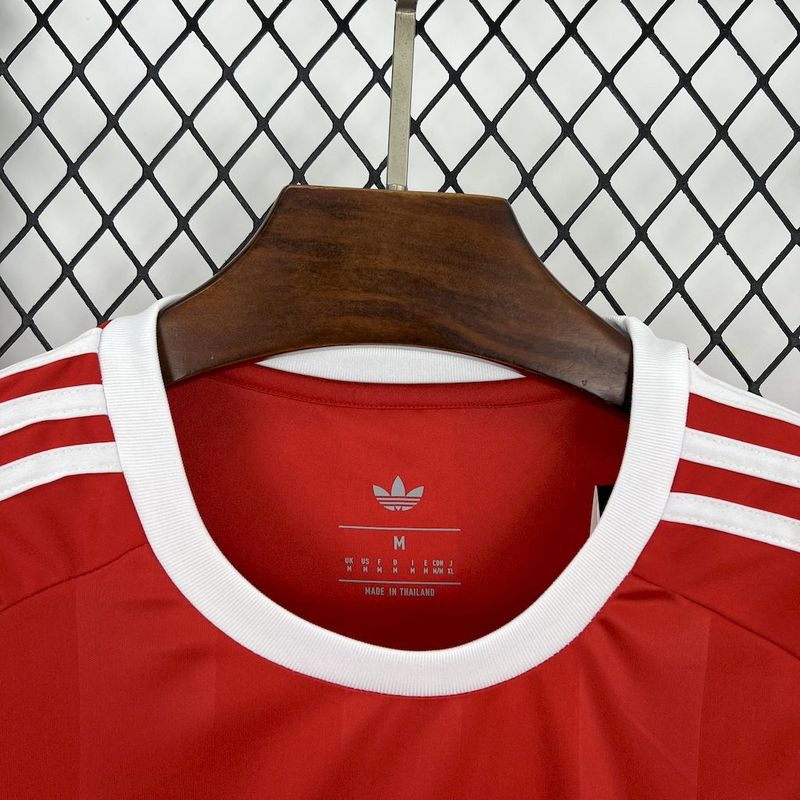 Bayern Munich Goalkeeper Jersey 2025/26